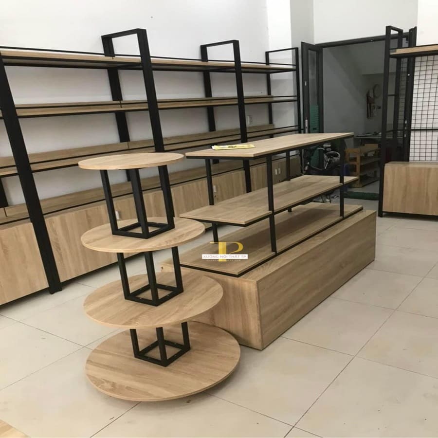 Bục Tròn Và Bục Vuông